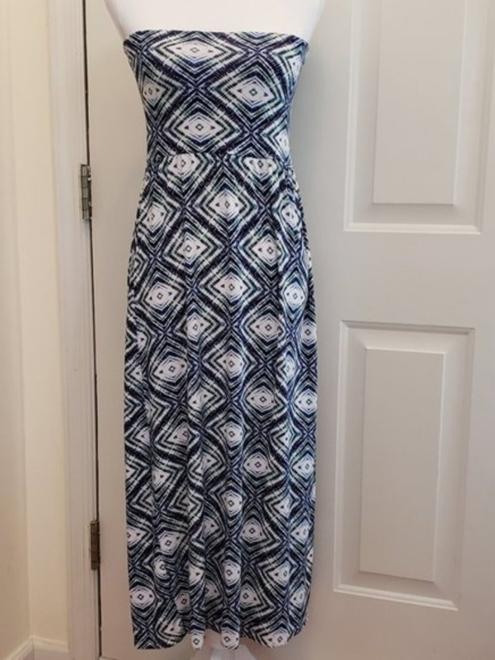 Olive & Oak Tube Maxi Dress Size Medium